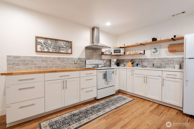 1711 Main Street, Lynden, WA 98264