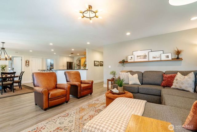 1711 Main Street, Lynden, WA 98264