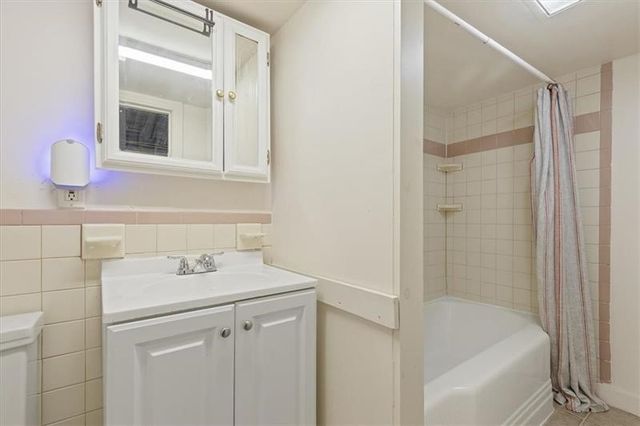 3005 Paulowna St, Polish Hill, PA 15219