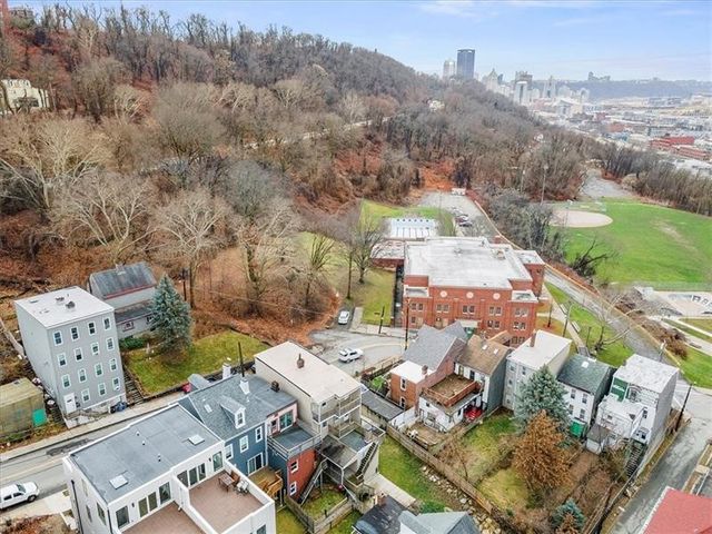 3005 Paulowna St, Polish Hill, PA 15219