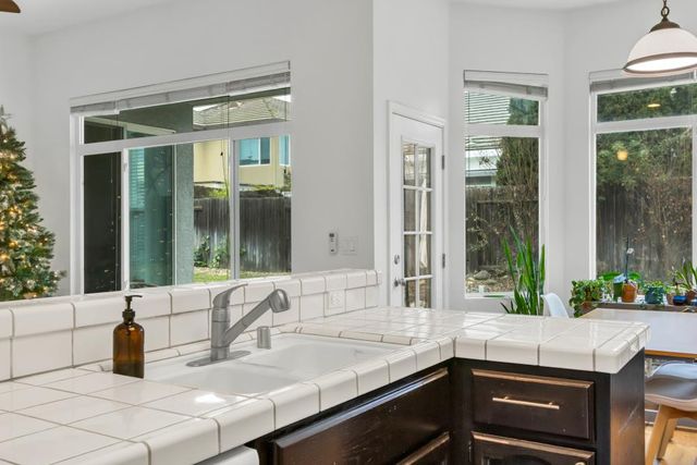 8679 Spring House Way, Elk Grove, CA 95624