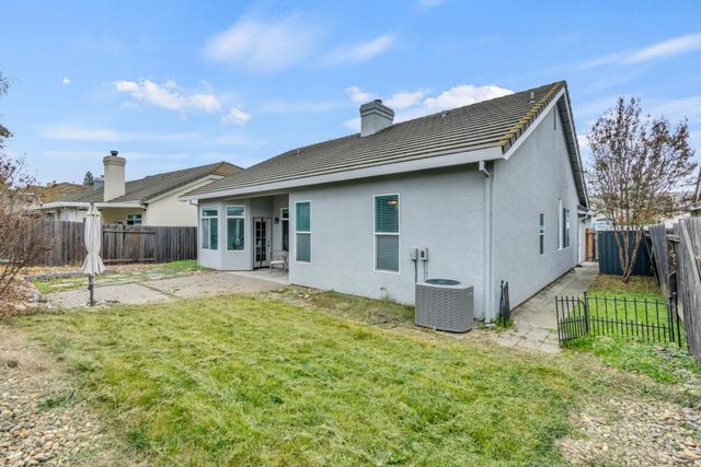 8679 Spring House Way, Elk Grove, CA 95624