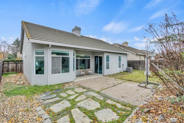 8679 Spring House Way, Elk Grove, CA 95624