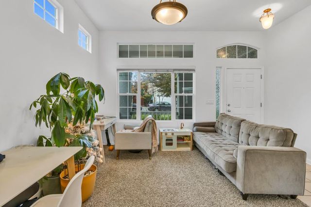 8679 Spring House Way, Elk Grove, CA 95624