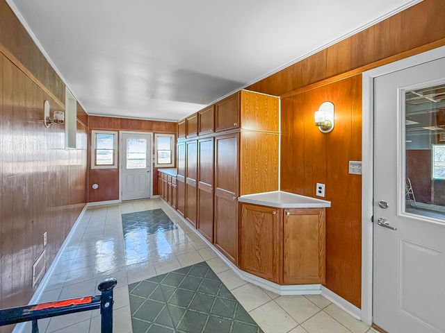 1165 N Henderson Road, Freeport, IL 61032