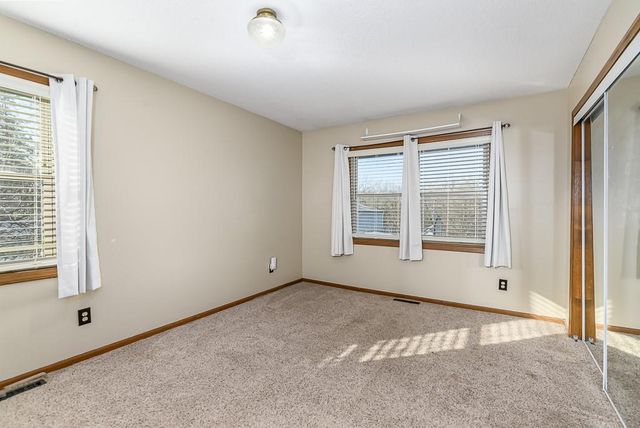 16551 Hollingsworth Road, Basehor, KS 66007