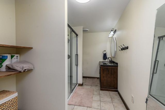 16551 Hollingsworth Road, Basehor, KS 66007