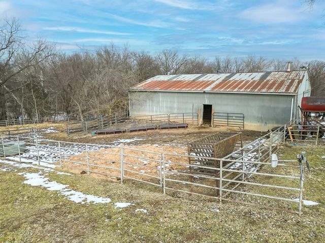 16551 Hollingsworth Road, Basehor, KS 66007