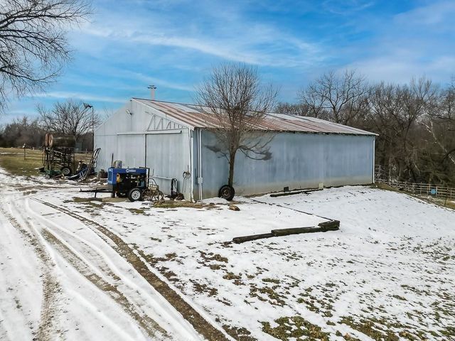 16551 Hollingsworth Road, Basehor, KS 66007