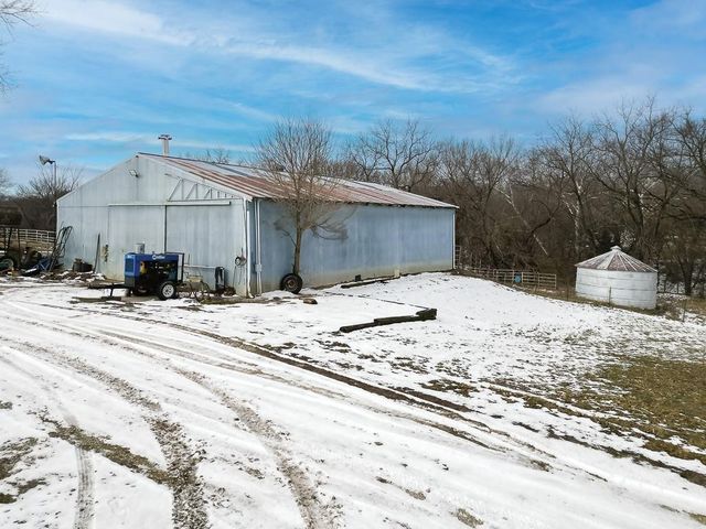 16551 Hollingsworth Road, Basehor, KS 66007