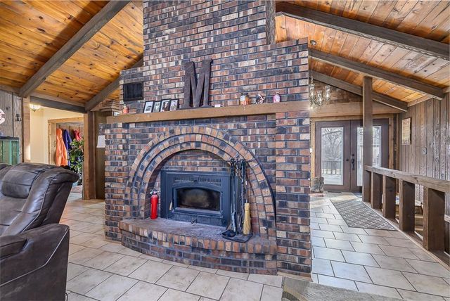 16551 Hollingsworth Road, Basehor, KS 66007