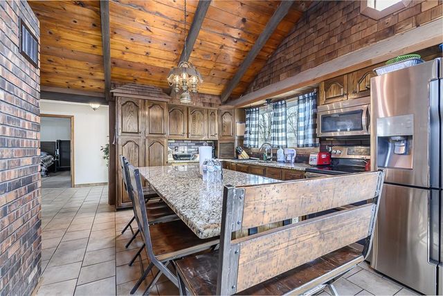 16551 Hollingsworth Road, Basehor, KS 66007