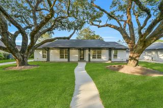 5318 Queensloch Drive, Houston, TX 77096