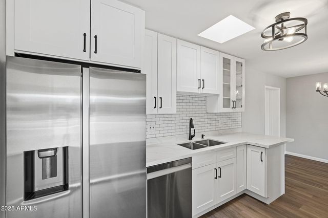 10002 W TARRYTOWN Avenue, Sun City, AZ 85351