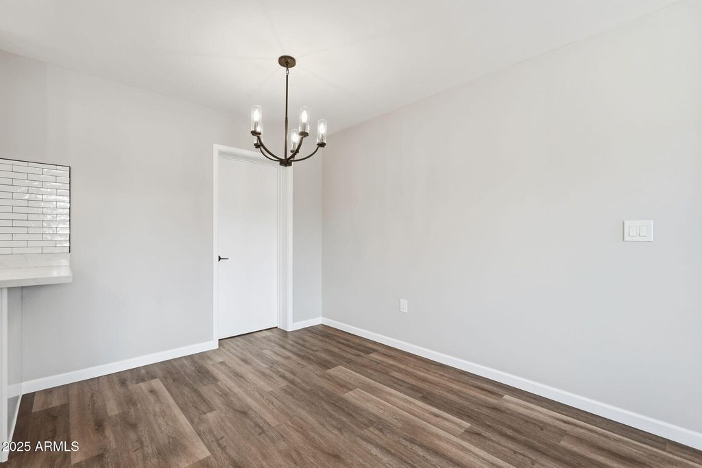 Image 21 of property listing at 10002 W TARRYTOWN Avenue, Sun City, AZ 85351