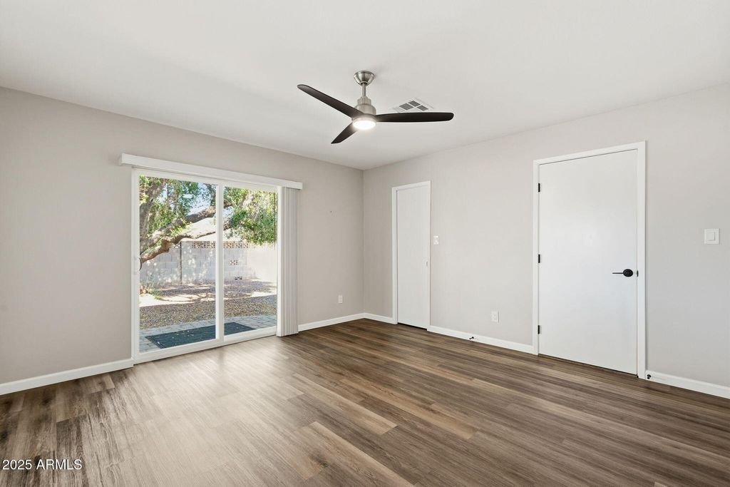 Image 24 of property listing at 10002 W TARRYTOWN Avenue, Sun City, AZ 85351