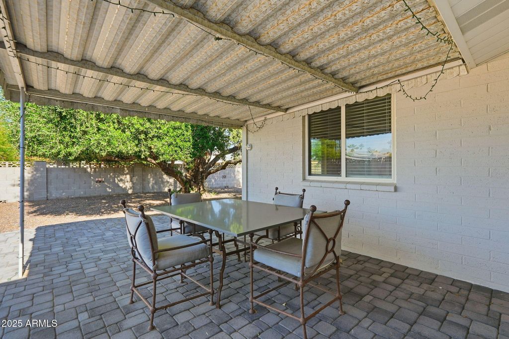 Image 27 of property listing at 10002 W TARRYTOWN Avenue, Sun City, AZ 85351