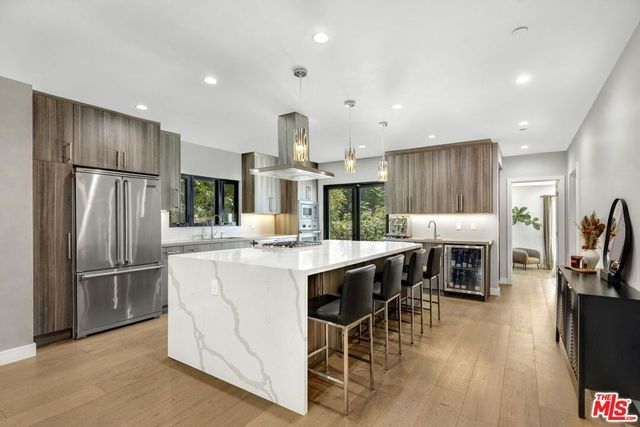 713 N Sierra Bonita Avenue, Los Angeles, CA 90046
