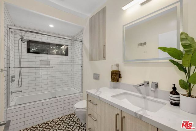 713 N Sierra Bonita Avenue, Los Angeles, CA 90046