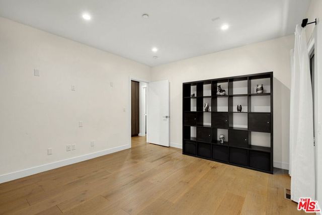713 N Sierra Bonita Avenue, Los Angeles, CA 90046
