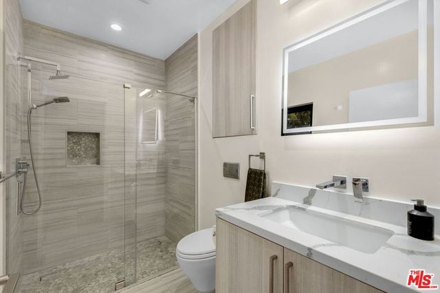 713 N Sierra Bonita Avenue, Los Angeles, CA 90046