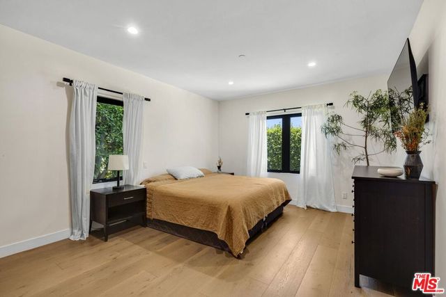 713 N Sierra Bonita Avenue, Los Angeles, CA 90046