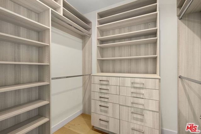 713 N Sierra Bonita Avenue, Los Angeles, CA 90046