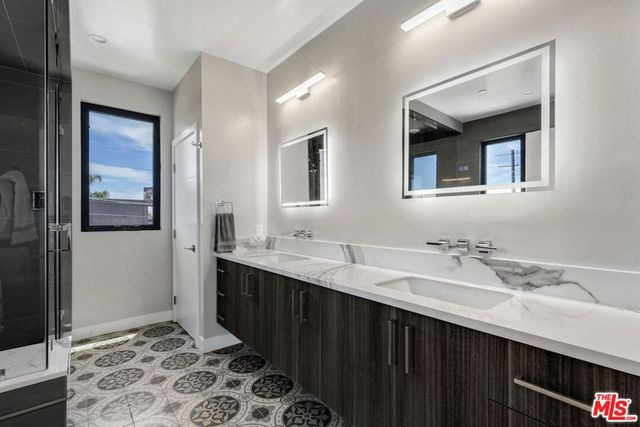 713 N Sierra Bonita Avenue, Los Angeles, CA 90046