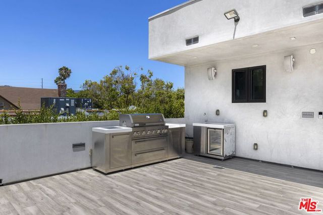 713 N Sierra Bonita Avenue, Los Angeles, CA 90046
