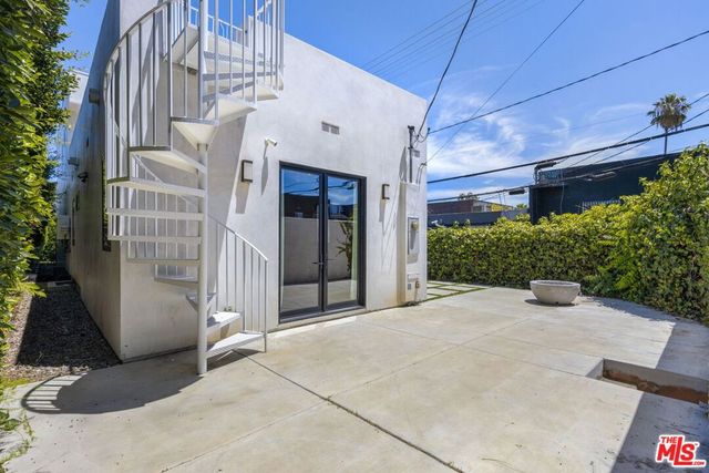 713 N Sierra Bonita Avenue, Los Angeles, CA 90046