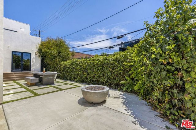 713 N Sierra Bonita Avenue, Los Angeles, CA 90046