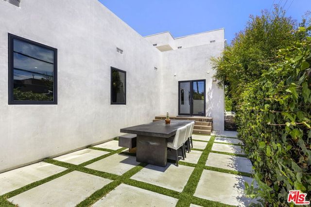713 N Sierra Bonita Avenue, Los Angeles, CA 90046