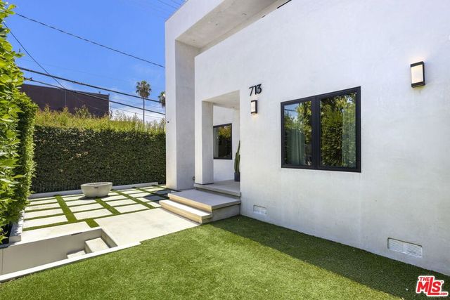 713 N Sierra Bonita Avenue, Los Angeles, CA 90046
