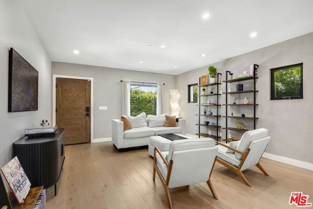 713 N Sierra Bonita Avenue, Los Angeles, CA 90046