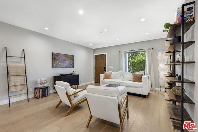 713 N Sierra Bonita Avenue, Los Angeles, CA 90046
