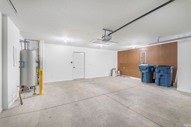 1409 Pyke Grove Pass, Huntertown, IN 46748