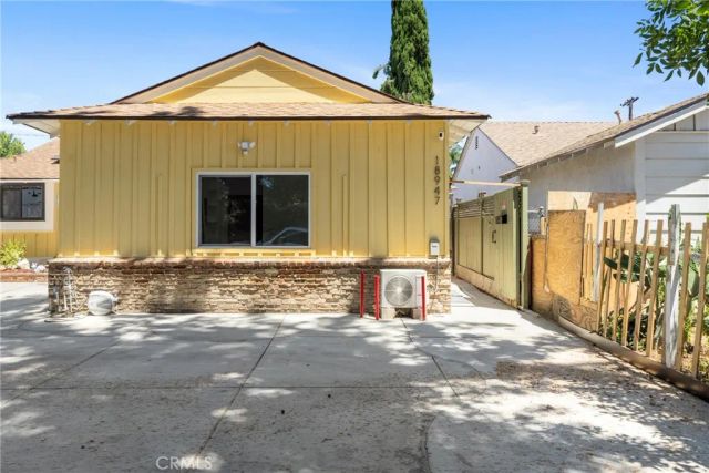 18947 Cantlay Street, Reseda, CA 91335
