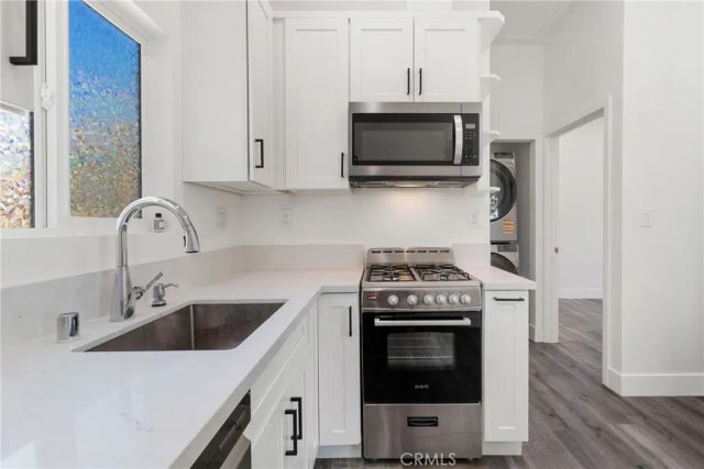 18947 Cantlay Street, Reseda, CA 91335