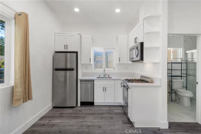18947 Cantlay Street, Reseda, CA 91335