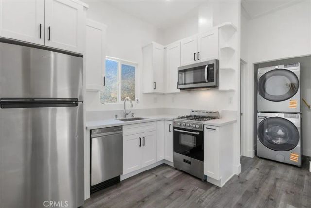 18947 Cantlay Street, Reseda, CA 91335