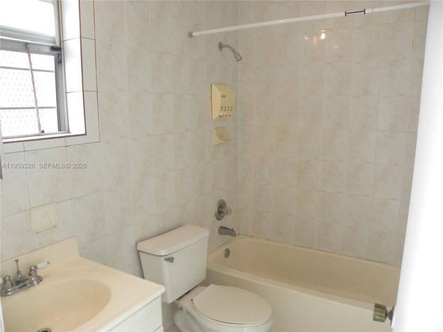 25 NW 50th Ave 1, Miami, FL 33126