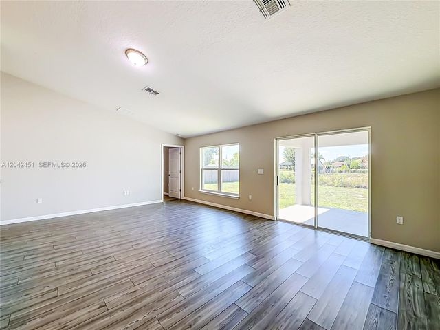 666 SW Jeanne Ave, Port St. Lucie, FL 34953