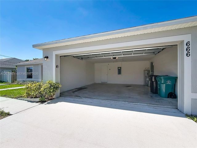 666 SW Jeanne Ave, Port St. Lucie, FL 34953