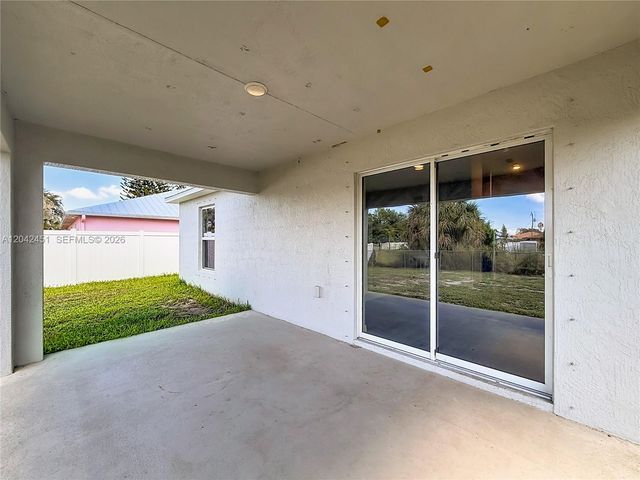 666 SW Jeanne Ave, Port St. Lucie, FL 34953
