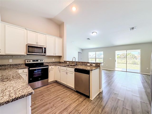 666 SW Jeanne Ave, Port St. Lucie, FL 34953