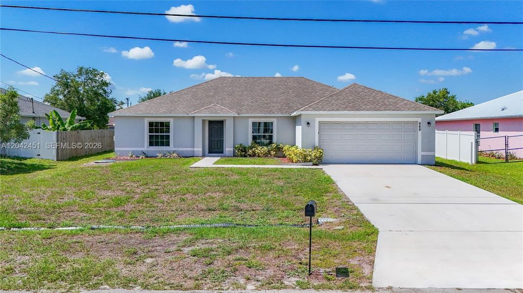 666 SW Jeanne Ave, Port St. Lucie, FL 34953