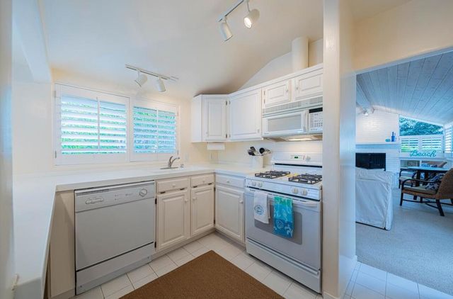 San Carlos & 10th, Carmel, CA 93921