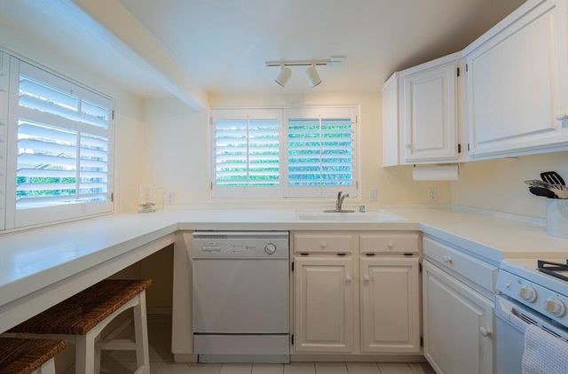 San Carlos & 10th, Carmel, CA 93921