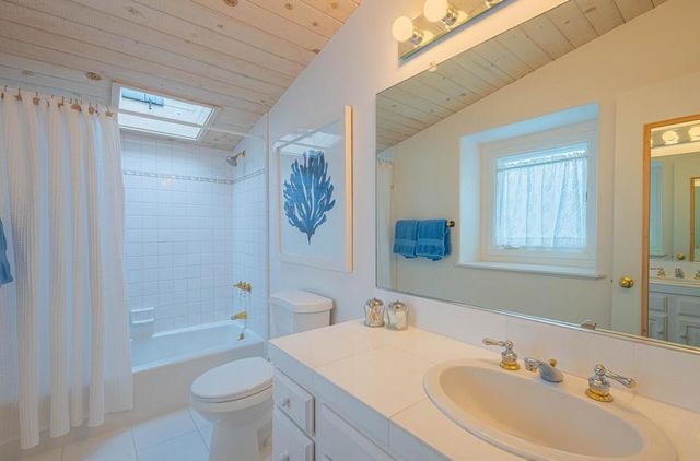 San Carlos & 10th, Carmel, CA 93921