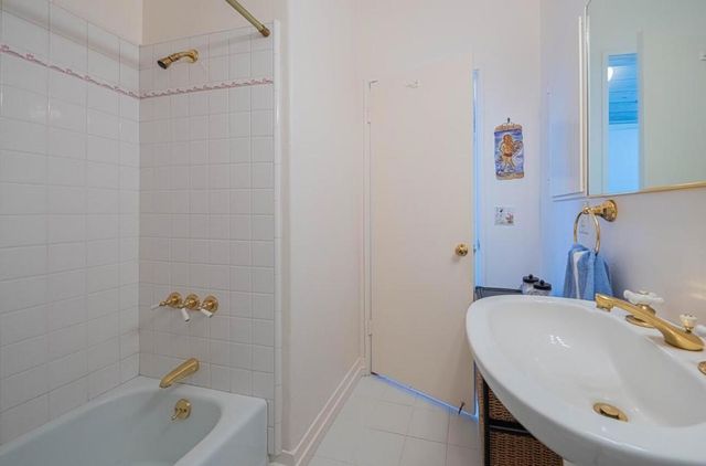 San Carlos & 10th, Carmel, CA 93921